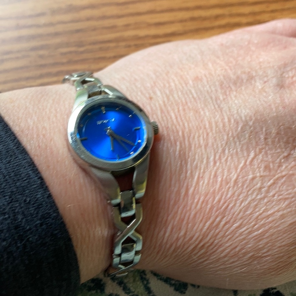 Ladies Invicta watch EUC ♥️ blue face - Picture 5 of 7